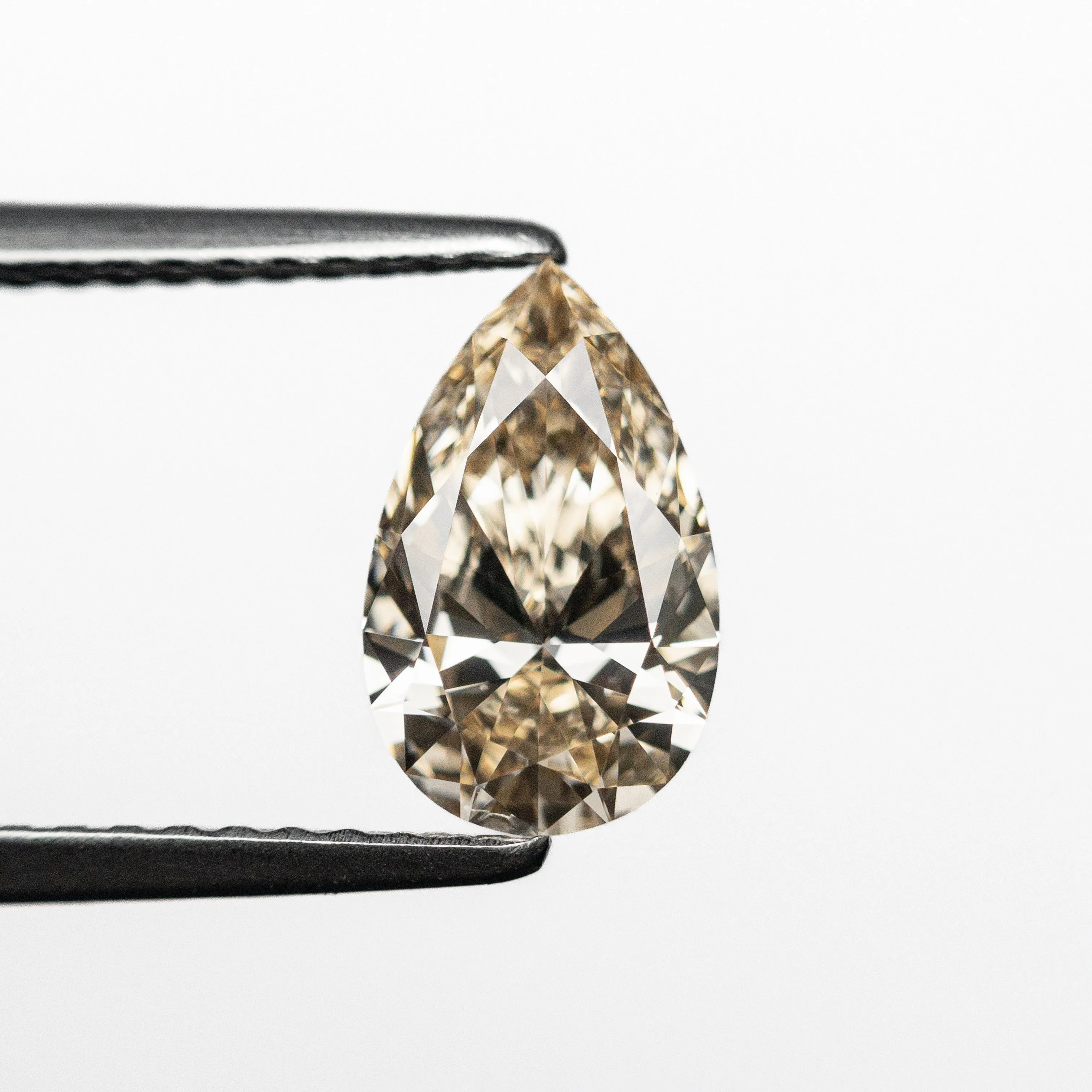 0.92ct 8.98x5.46x3.15mm VS2 Pear Brilliant  24688-01