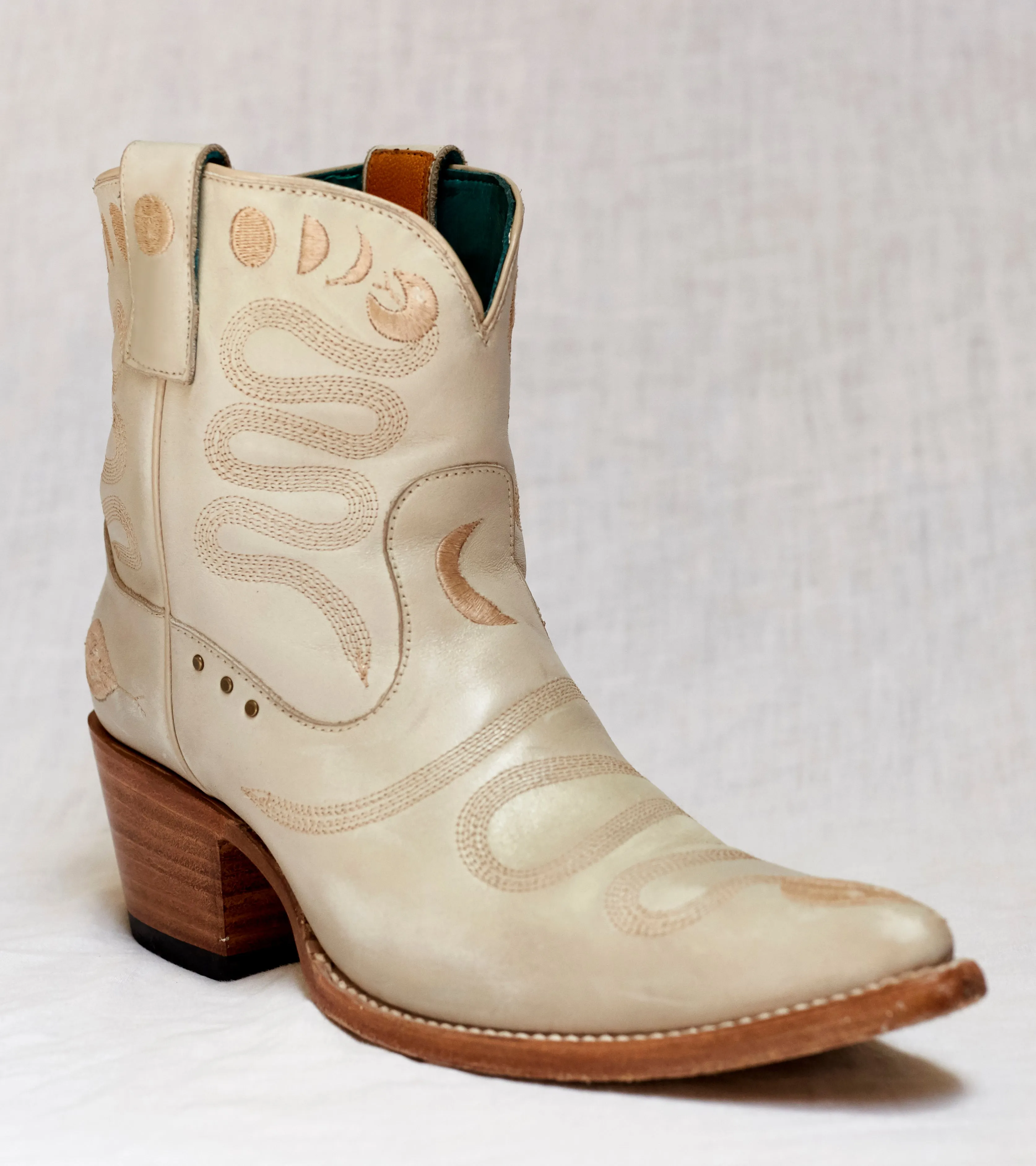 No.2101 JUNCTION eastern boot pskaufman...x Me _ Bone leather womens PRE-SALE