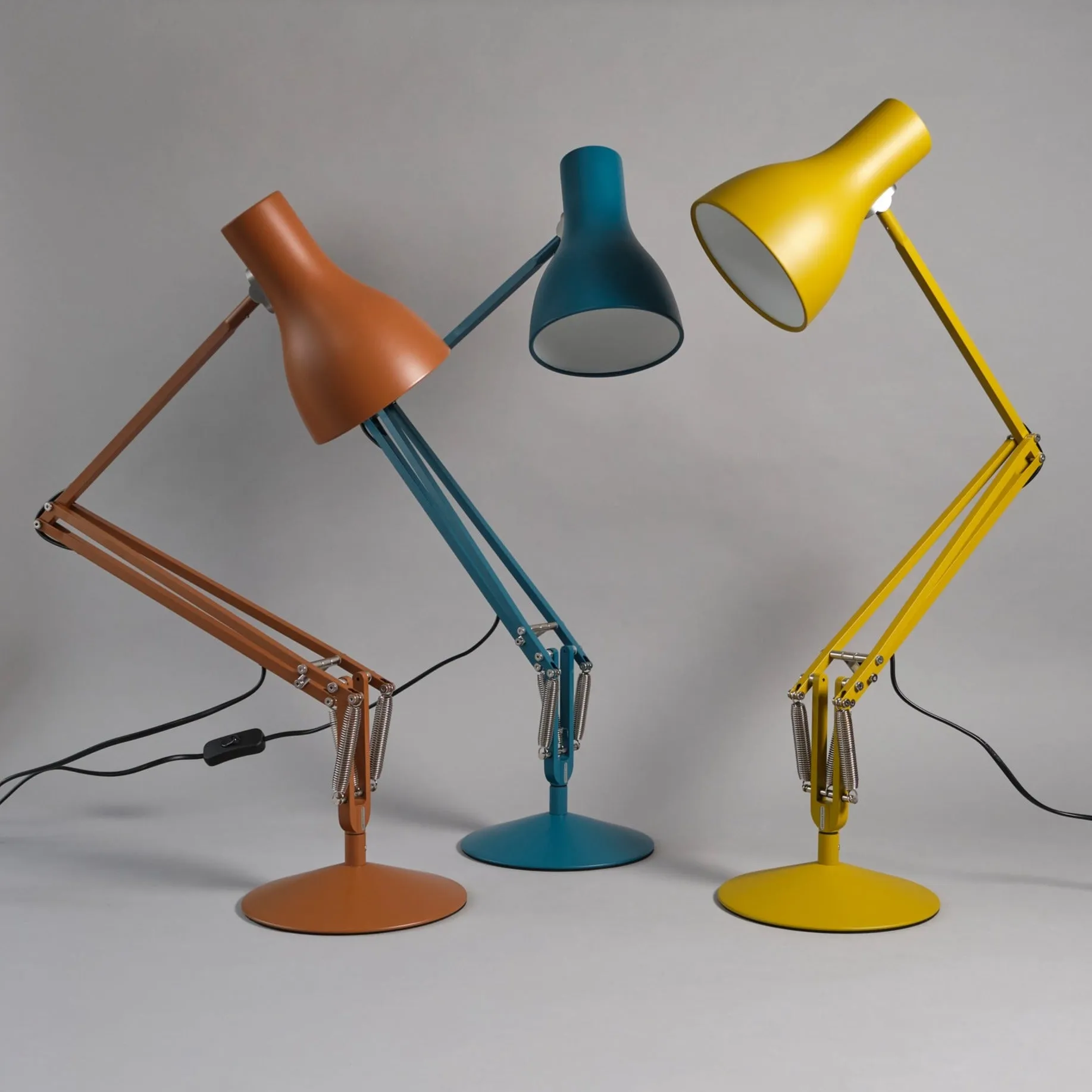 Saxon Blue Type 75™ Desk Lamp